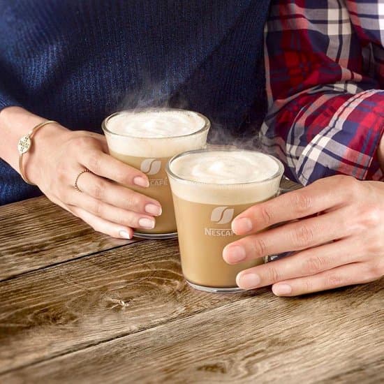 Nescafe cgold cappuccino 10 sachets/ 125 gr. 3