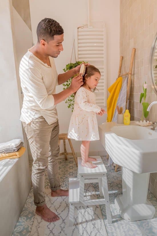 Zwitsal Shampoo 400 ml + Pomp met kokosolie 3